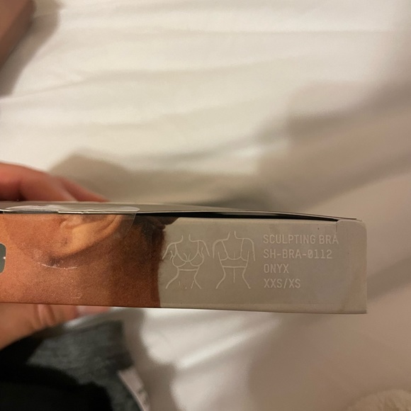 SKIMS SHAPING BRALETTE - Picture 3 of 3